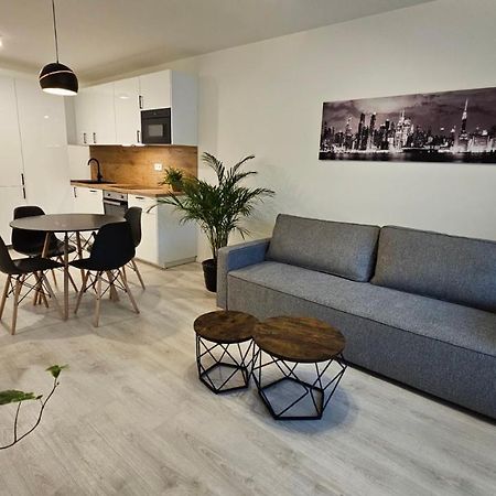 2 Room Apartment With Terrace, 2Ak Bratislava Exterior foto