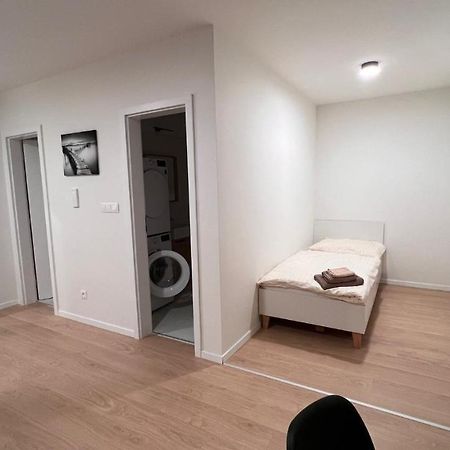 2 Room Apartment With Terrace, 2Ak Bratislava Exterior foto