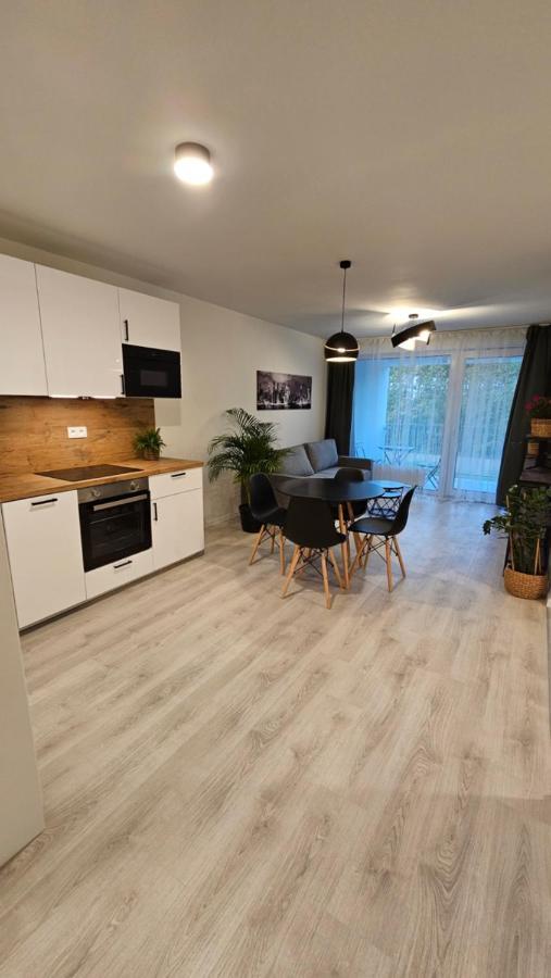 2 Room Apartment With Terrace, 2Ak Bratislava Exterior foto