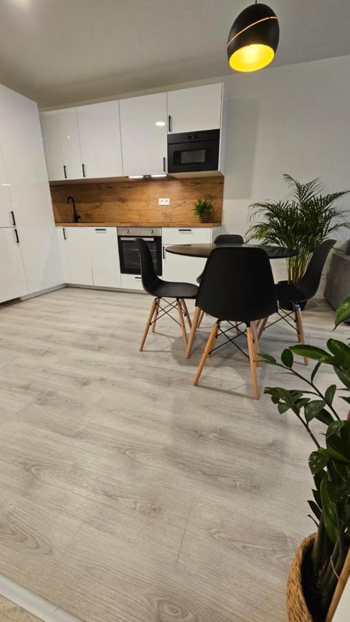 2 Room Apartment With Terrace, 2Ak Bratislava Exterior foto