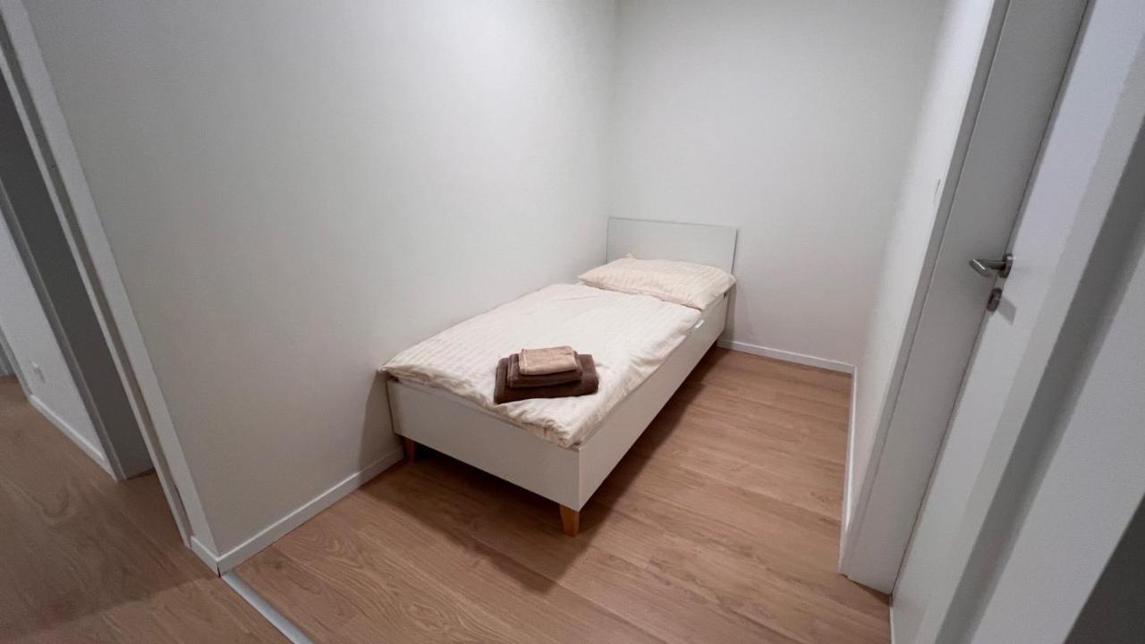 2 Room Apartment With Terrace, 2Ak Bratislava Exterior foto